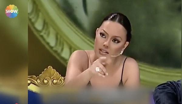 Yıllar sonra Ebru Gündeş, bizzat kendisi bu hareketin ve haberin kendisine zorla yaptırıldığını katıldığı bir programda açıklamıştı.