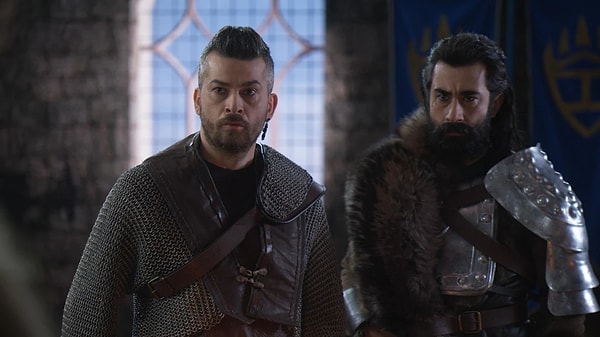 Giray Altınok ve Kerem Özdoğan'ın yazdığı ve Altınok'un muhteşem performansıyla gündem olan dizinin birçok karakteri hafızalara kazındı. Görseli
