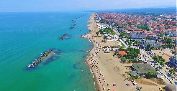 Features of Karasu Beach