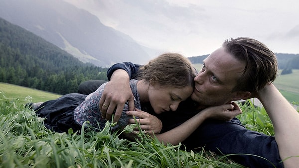 10. Gizli Bir Yaşam (2019)
