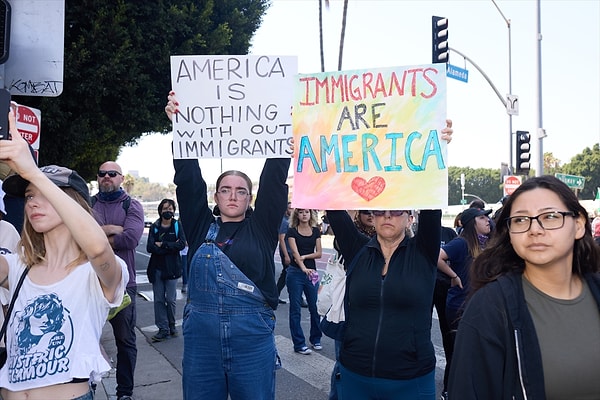 ABD Başkanı Trump, Kuzey Carolina'daki Fort Bragg Üssü'nde düzenlenen törende Los Angeles'taki olayları ve gündemi değerlendirdi.