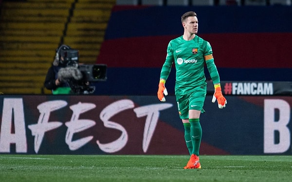 5. Muslera'nın ayrılığı sonrası yabancı bir kaleci arayan Galatasaray, Barcelona'nın Alman file bekçisi Ter Stegen ile ilgileniyor.
