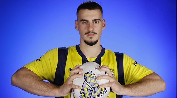 7. Kızılyıldız ve Fenerbahçe, Ognjen Mimovic transferi için resmi görüşmelere başladı. (Satın alma opsiyonlu kiralık)