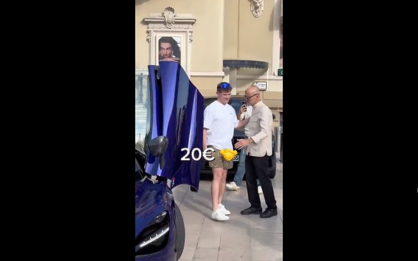 Fakat bahşiş meselesi insanları ikiye bölmüş durumda. Görseli