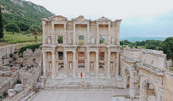 Efes Antik Kenti Tarihi Hakkında Kısa Bilgi Görseli