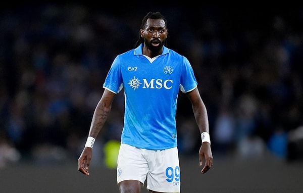 2. Beşiktaş, Napoli forması giyen Frank Zambo Anguissa için 10 milyon euroluk resmi teklif yaptı, teklif reddedildi. Görseli