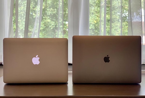İlginçtir ki Apple, ışıklı logoya tamamen veda etmiş değil.