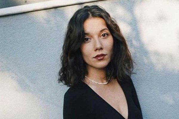 Deniz Bulutsuz Kimdir? Görseli