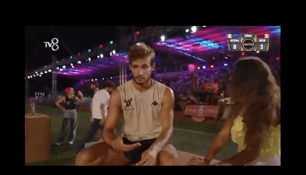 Adem'e destek vererek Batuhan'a gönderme yapan izleyici Batuhan'ı bu kez sinirlendirmeyi başardı.