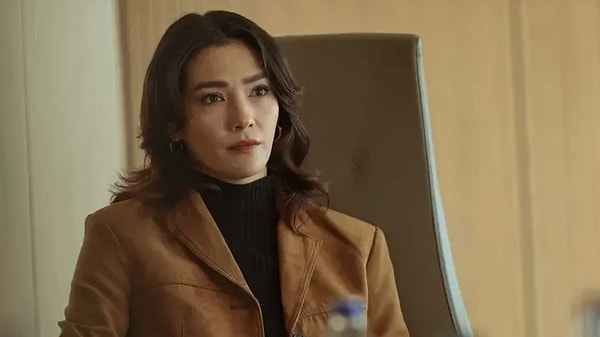 Nisan ayında yaptığı boykot paylaşımı nedeniyle TRT'deki Teşkilat dizisinin kadrosundan çıkarılan Aybüke Pusat, NOW'ın yeni dizisiyle anlaşmıştı. Görseli