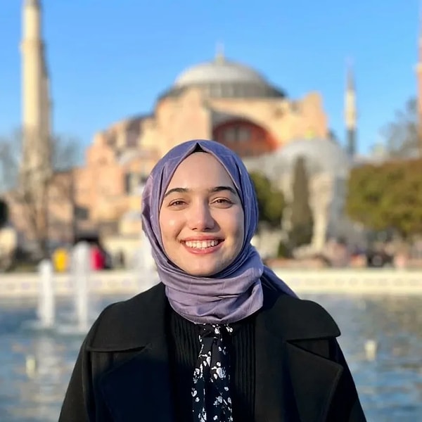Aldığı ceza kamuoyunda tartışılan Zehra Kınık’ın yurt dışı çıkış yasağından da memnun olmadığı ortaya çıktı.