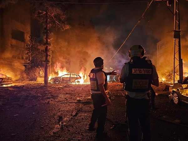 Kentin çeşitli bölgelerinde yangın çıktı.