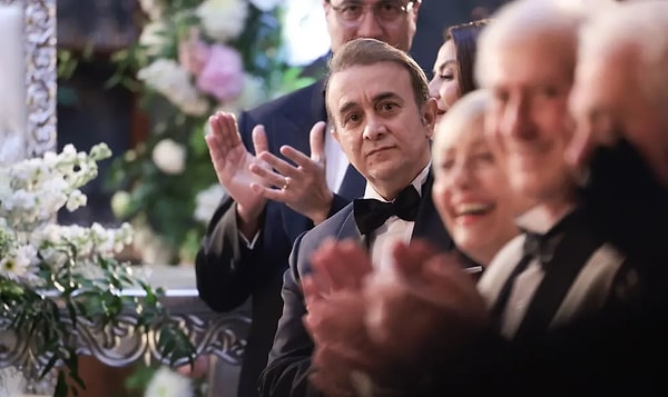 Neslihan'ın kocası ve Kenan Baran'ın iş ortağı Semih'i canlandıran oyuncu Murat Garipağaoğlu. Görseli