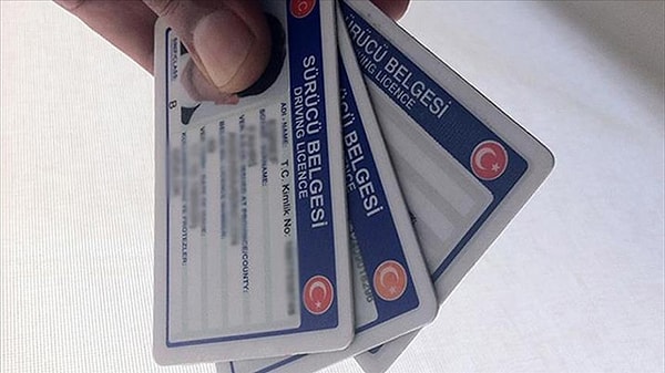 Eski tip ehliyetler artık kullanılmayacak. Görseli