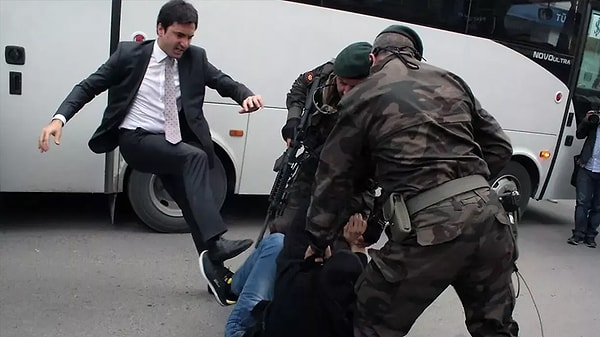 Ülkenin hafızasına kazınan o tekme de o gün geldi.