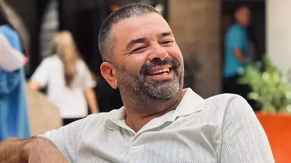Yılan Hikayesi, Hangimiz Sevmedik, Misafir gibi dizilerde rol alan Bülent Şakrak'ı bir çoğunuz mutlaka tanıyordur.