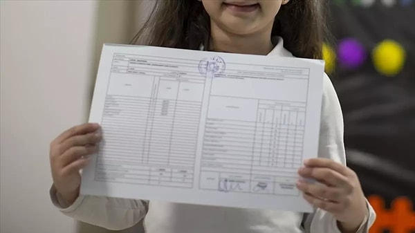 Karneler Saat Kaçta Verilecek 2025?