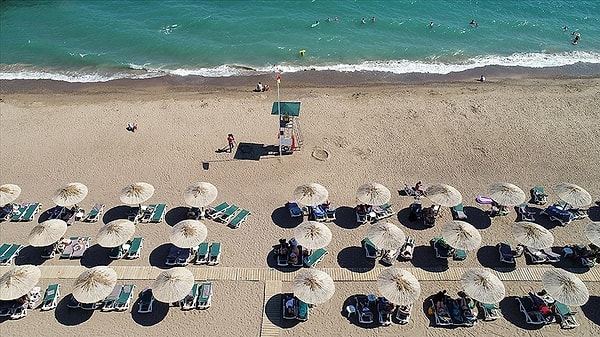 Sağlık Bakanlığı, ‘Yüzme Suyu Takip Sistemi’yle Türkiye’deki plajları sürekli kontrol ediyor. Görseli
