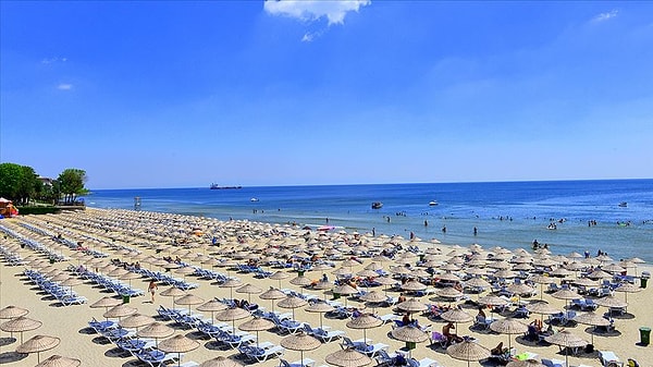 Türkiye’de toplam 591 tane mavi bayraklı plaj bulunuyor.