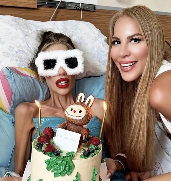 Modacı Pınar Kerimoğlu, Nihal Candan'ın 25 kiloya düştüğünü ve kritik bir sürece girdiğini sosyal medya hesabından şu sözlerle duyurmuştu: