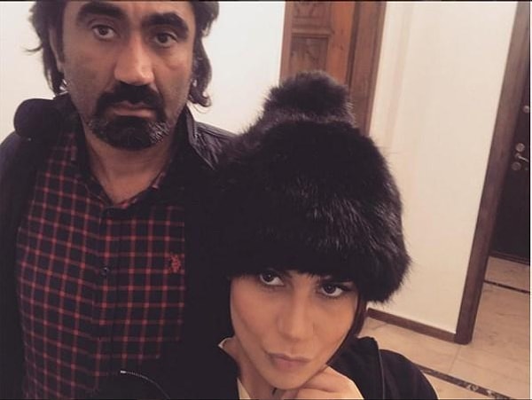 Bu arada Nihal Candan'ın annesi, eşi Prof. Dr. Hakan Candan'ın üzüntüden kalp krizi geçirdiğini açıkladı.
