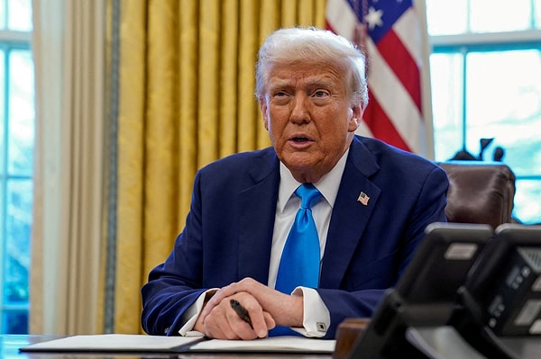 ABD Başkanı Donald Trump, 1 saat içinde İsrail-İran durumu konusunda bir toplantı olacağını açıkladı.