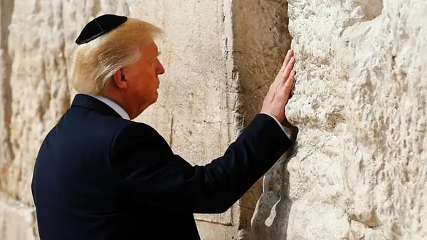 Trump, ABD'nin İran'a yönelik saldırı planlarına yeşil ışık yaktı.