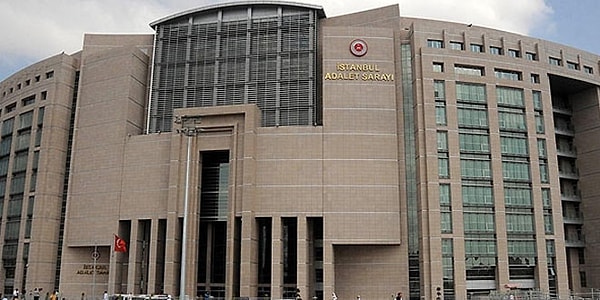 'Baskı ile ifade alındı' diyen yandı. İBB soruşturması kapsamında etkin pişmanlıktan yararlanarak tahliye edilenlerin sayısı her geçen gün artarak devam ediyor.