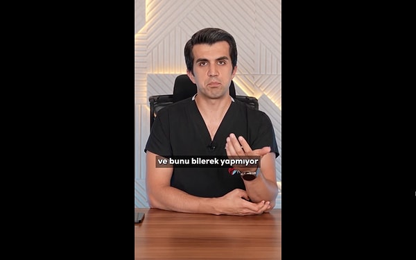 Anoreksiya nervoza, bireylerin sağlıklı bir vücut ağırlığına sahip olmalarına rağmen sürekli kilo alma korkusuyla karakterize edilen bir yeme bozukluğudur. Görseli
