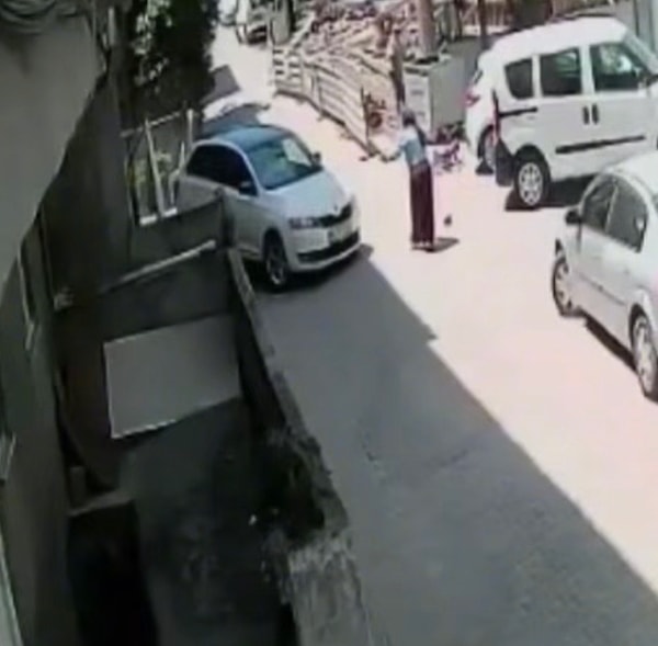 Kadın başına gelen olayla ne yaşadığını şaşırdı. Görseli