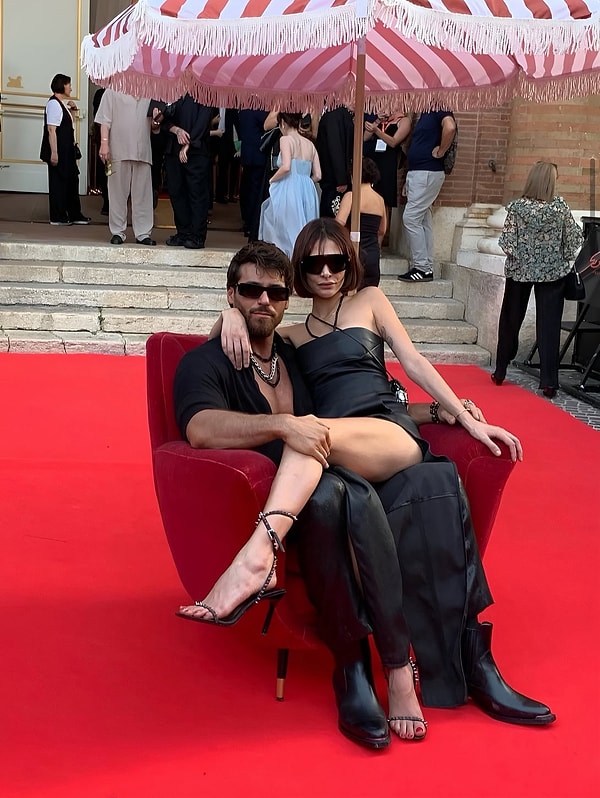 Can Yaman, der am italienischen Global Series Festival teilnahm, verkündete der Welt zum ersten Mal seine neue Liebe!