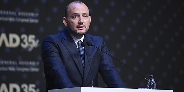 Müstakil Sanayici ve İşadamları Derneği (MÜSİAD) Genel Başkanı Burhan Özdemir, iktidar medyasından Yeni Şafak'ta Mehmet Ali Parto'ya konuştu. Görseli