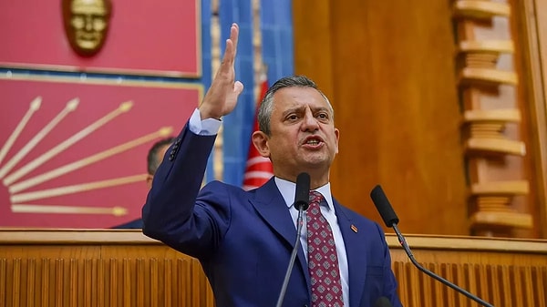 CHP Genel Başkanı Özgür Özel, Muharrem İnce’nin de partiye yeniden katıldığı grup toplantısında vatandaşın geçin sorunları hakkında da konuştu.