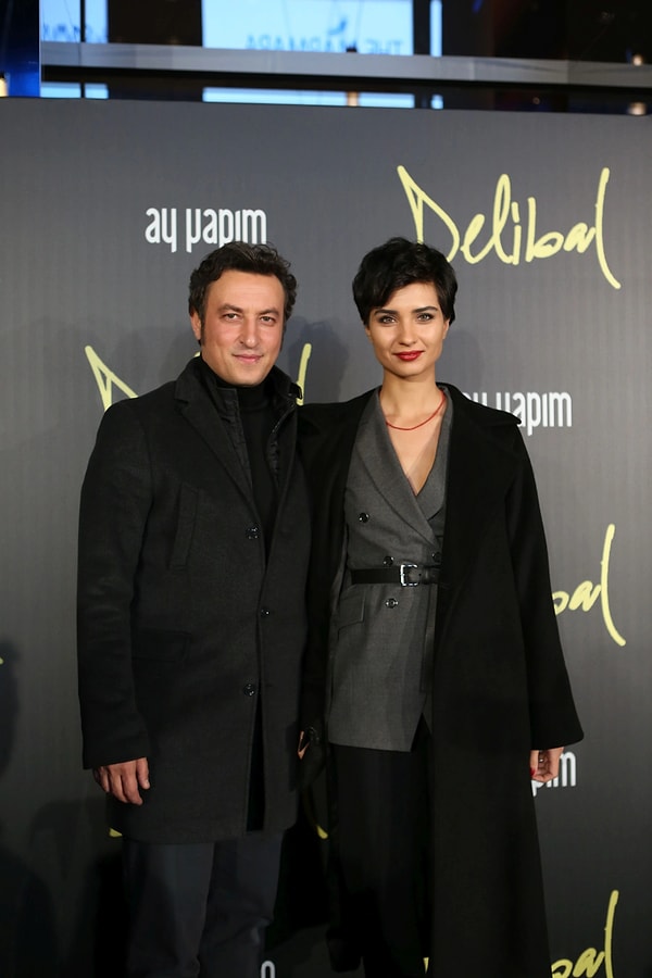 Tuba Buyukustun i Onur Saylik