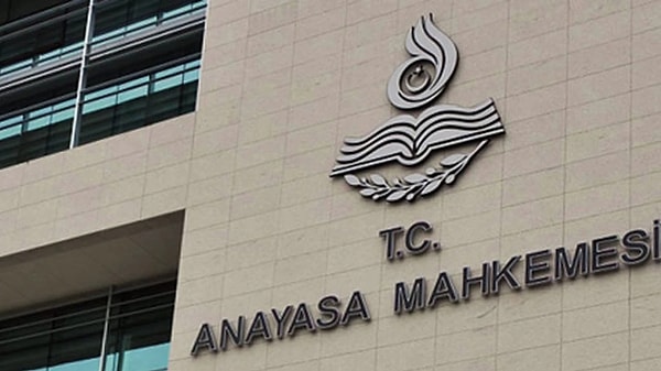 Anayasa Mahkemesi, 10 siyasi partinin mali denetimine ilişkin kararlarını Resmi Gazete'de yayımladı.