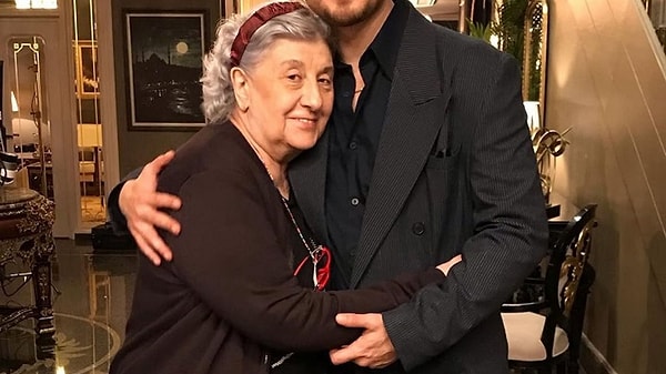 Sen Hafize Ana'sın!