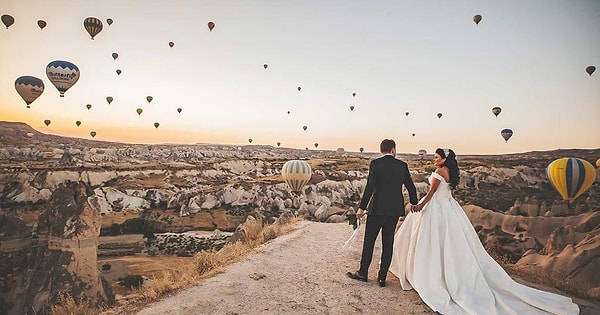 Kapadokya’da gün doğumu eşliğinde