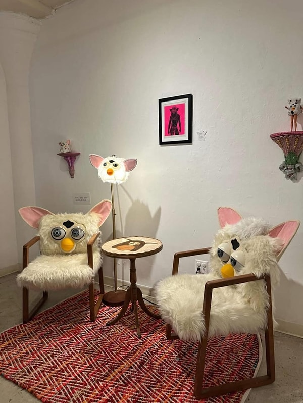 8. Furby sever gelin adayları için salon takımı!