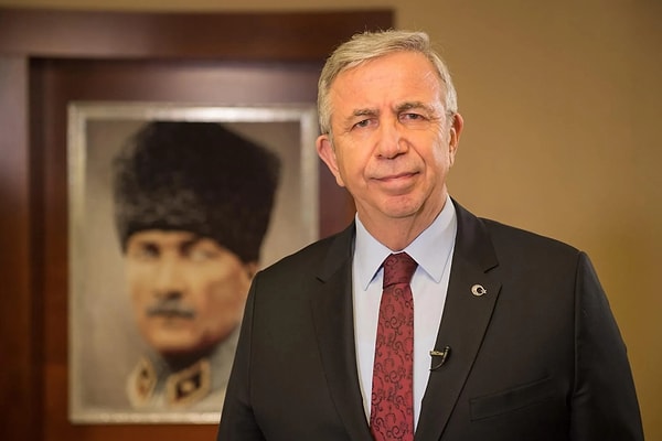 Öte yandan Soykan, Ankara Büyükşehir Belediye Başkanı Mansur Yavaş'ın Kemal Kılıçdaroğlu'nun genel başkanlığı kabul etmesi durumunda partinin bölüneceği endişesinden dolayı siyaseti bırakacağını öne sürdü.