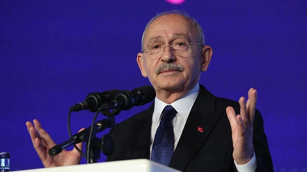 Kemal Kılıçdaroğlu, 30 Haziran'da görülecek olan CHP'nin kurultay davasındaki karara göre genel başkanlığa dönüş konusundaki açıklamaları ile kamuoyunda tepkilere sebep olmuştu. Görseli