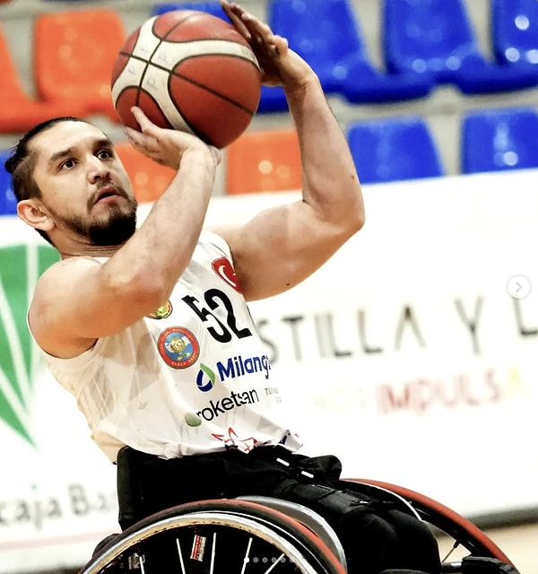 + Ailenizin spora bakışı nasıldı? Size nasıl destek oldular?