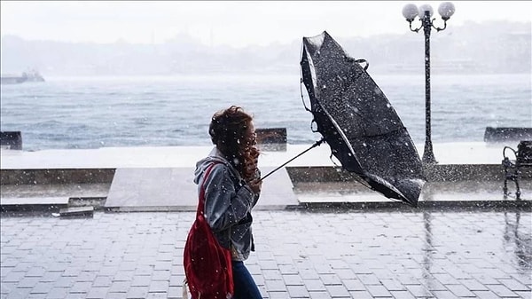 Yağmur ve fırtına beraber geliyor.