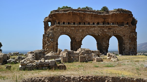 What will you see in the ancient city of Tralleis?