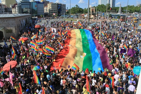 Yarın LGBTİ+ Onur Yürüyüşü var.