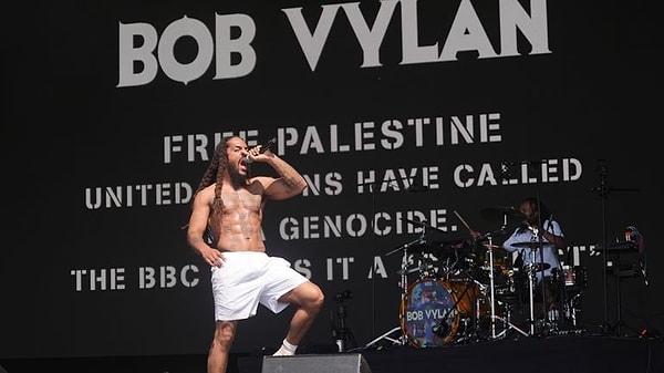 Kneecap'tan kaçtılar Bob Vylan'a yakalandılar.