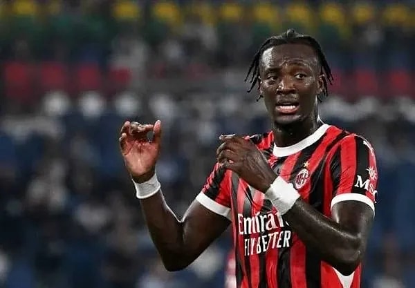 Son sezonu Milan'da geçirdi.
