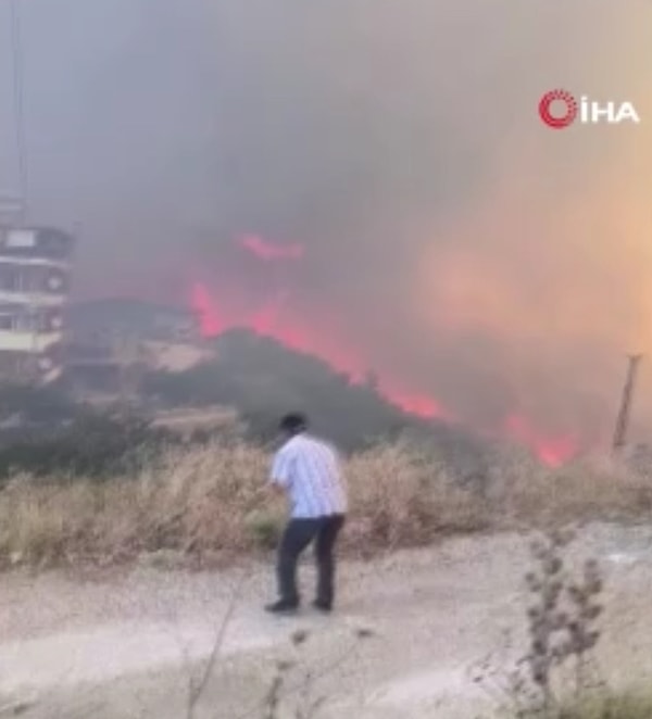 Vatandaşlar cep telefonlarıyla yaşananları kayda aldı.