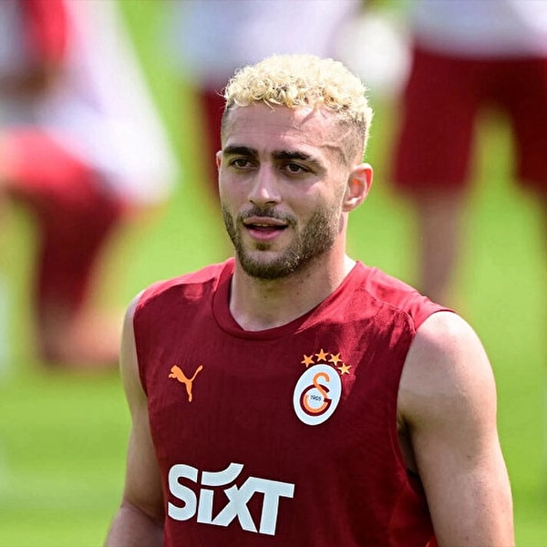 Galatasaray’ın parlayan yıldızı Barış Alper Yılmaz’ın hem kariyeri hem de özel hayatı çok konuşuluyor!