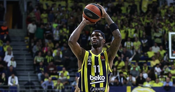 Phoenix Suns ile anlaştı.