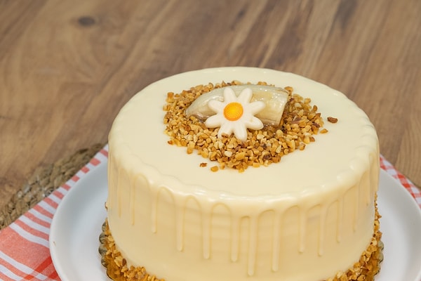 Beyaz çikolatalı pasta